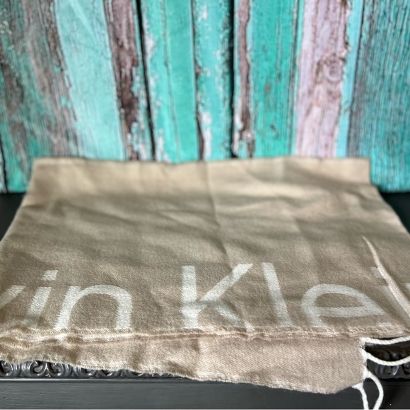 Calvin Klein Scarf! - Picture 2 of 2